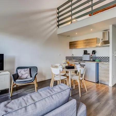 아파트 La Goulue, Duplex Proche Centre *